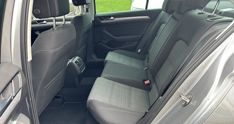 Volkswagen Passat cena 97900 przebieg: 55034, rok produkcji 2020 z Przedbórz małe 301